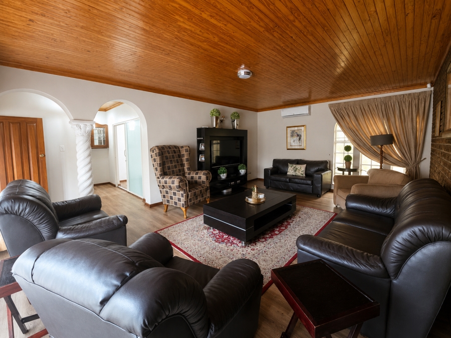4 Bedroom Property for Sale in Flamwood North West